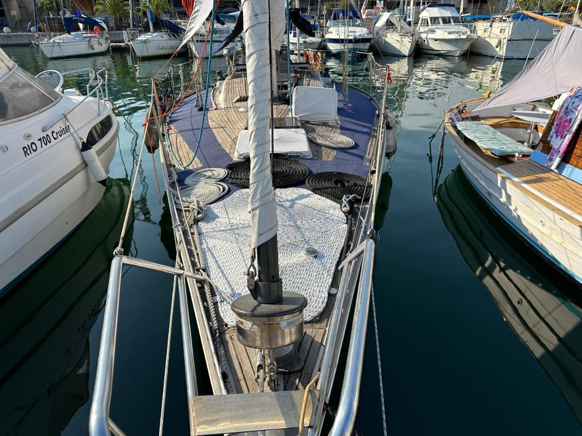 Unique Wooden Sail Yacht + 2 Bikes Included! Hotel Sant Adria de Besos Exterior photo
